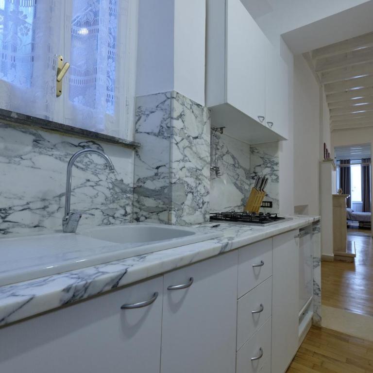 Domus Pastini - One-Bedroom Apartment - 13