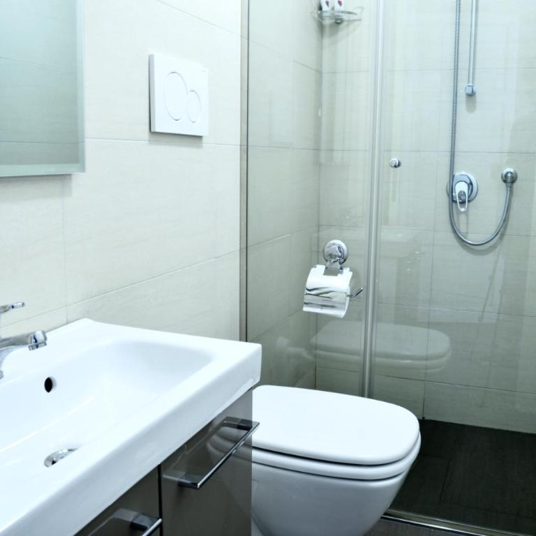 Due Cani - Double Room with Private Bathroom - 8