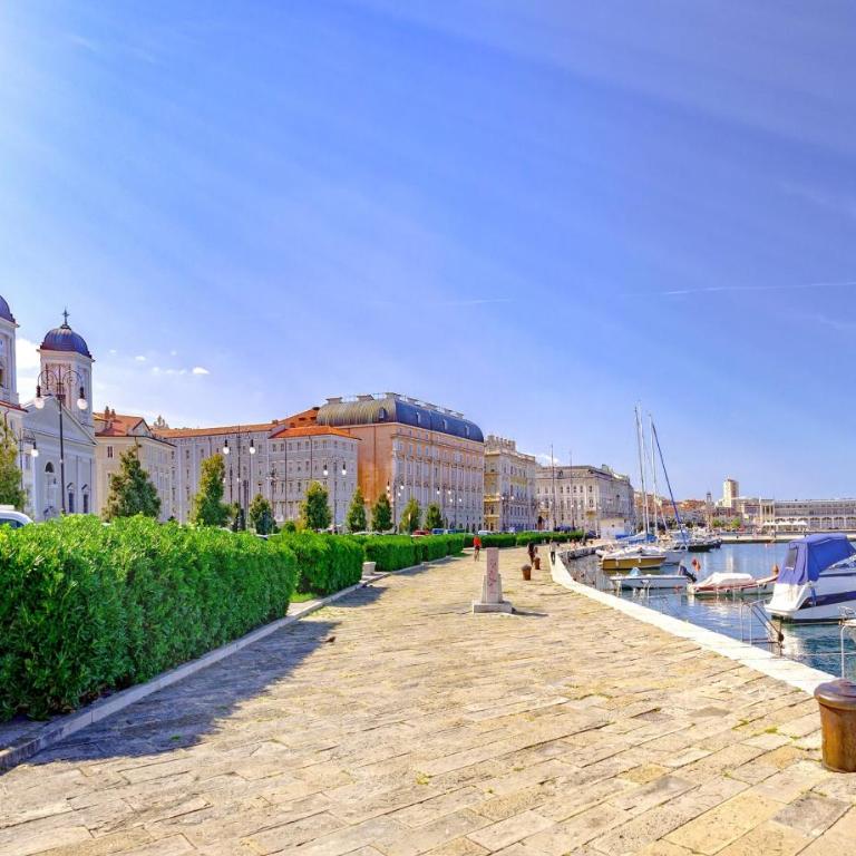 Hadithi Trieste, tra Le Rive e Piazza Unità - Two-Bedroom Apartment - 21