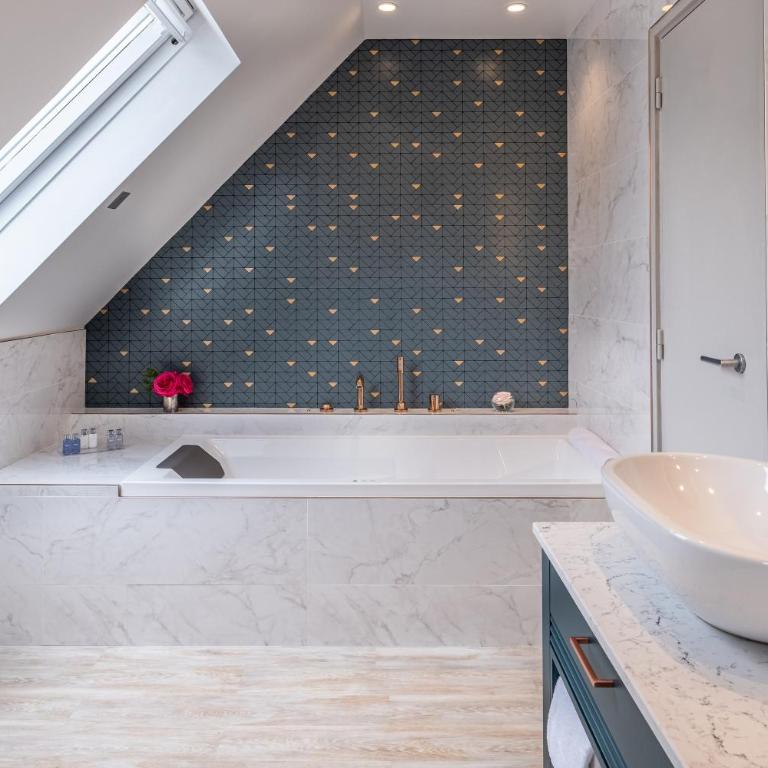 Hôtel Le Tourville by Inwood Hotels - Suite Familiale - 9