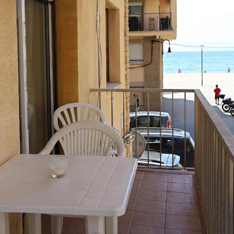 AT174 Apartamento en segunda línea de la playa, wifi - Apartamento de 3 dormitorios - 3