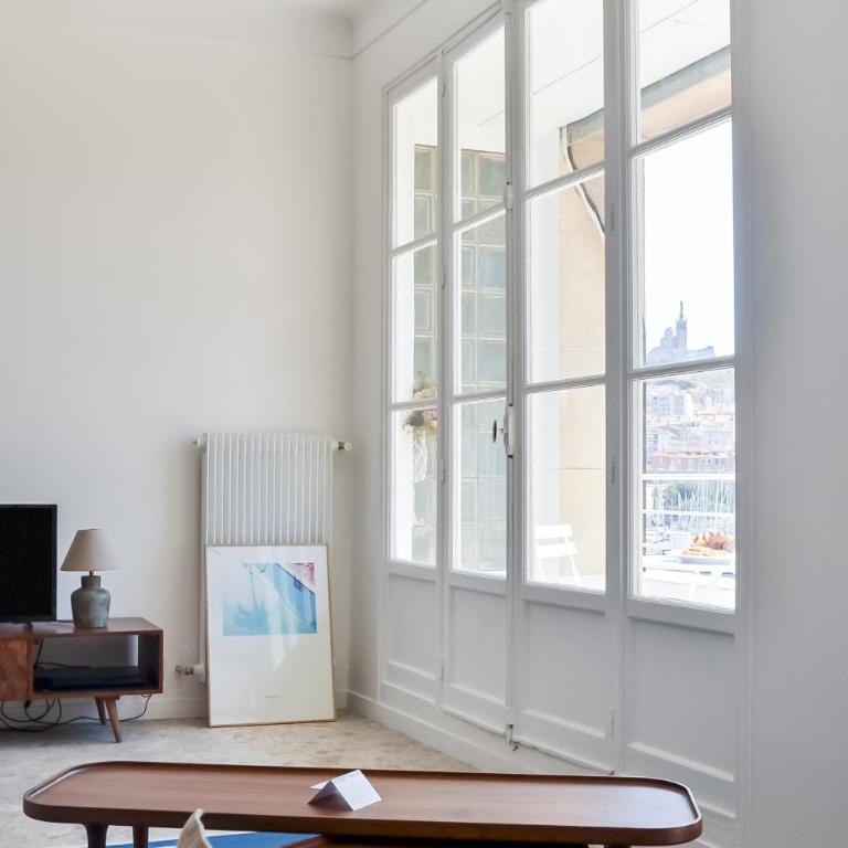MASSILIA BLUE - Grand appartement refait à neuf avec vue sur le Vieux Port - Four-Bedroom Apartment - 20