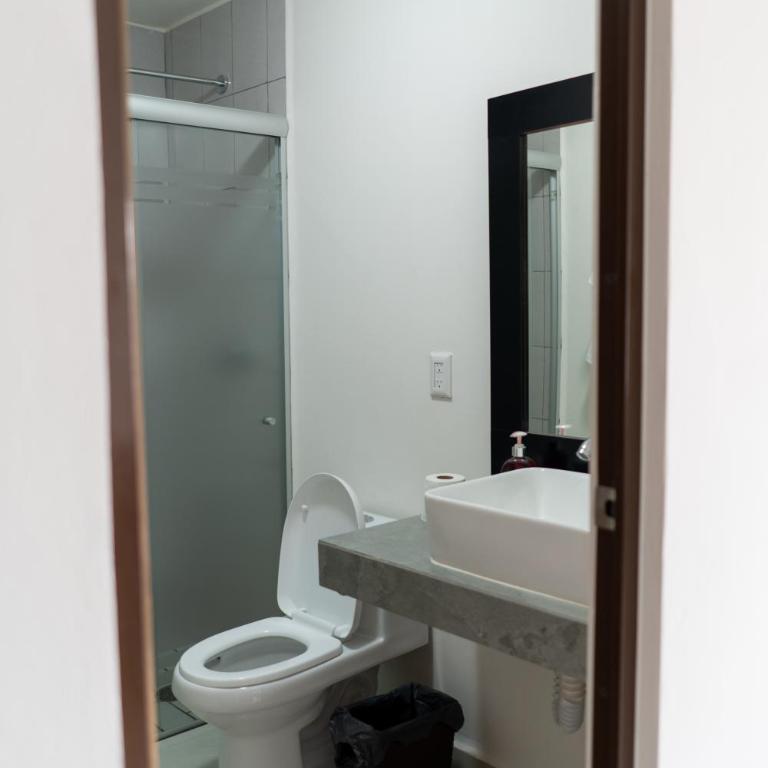 Departamento La Choza Central Pool in GDL downtown - Two-Bedroom Apartment - 24