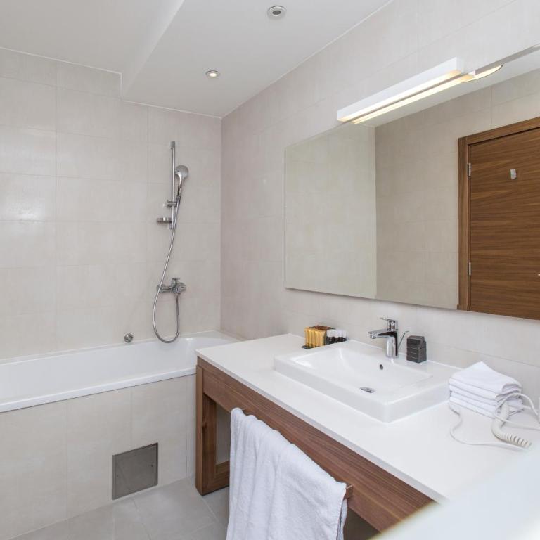 Aparthotel Vucko - Special Offer - Double Room with Romantic Package - 2