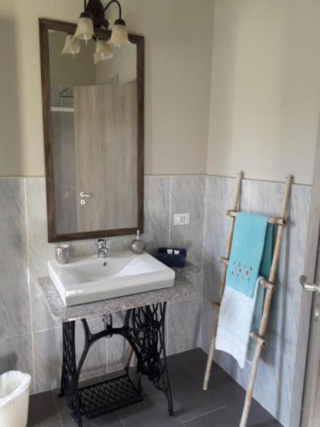 Agriturismo Poggio all'Olivo - Camera Matrimoniale con Bagno Privato - 6