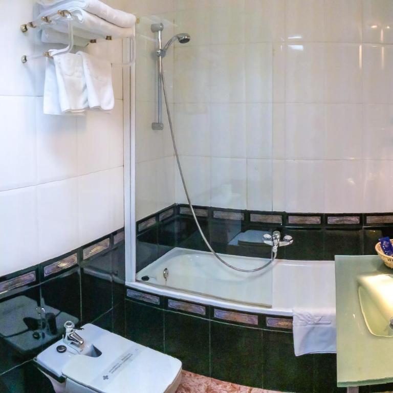 Reino de Granada - Twin Room - 7