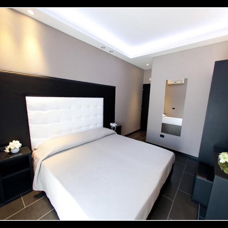 Fly Boutique Hotel - Camera Matrimoniale - 1