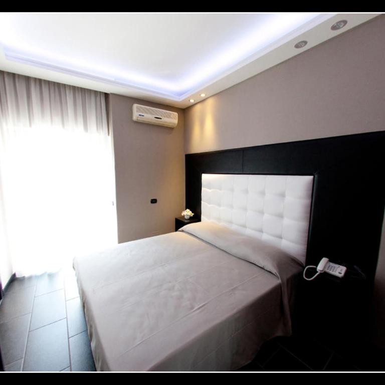 Fly Boutique Hotel - Camera Matrimoniale - 3