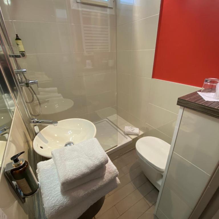 Best Western Plus Hôtel la Rade - Chambre Queen Classique - Non-Fumeurs - 6
