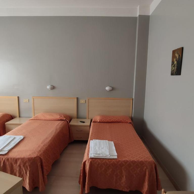 SAN JUAN DE RIBERA, Casa per Ferie - Camera Tripla con Bagno Privato - 2