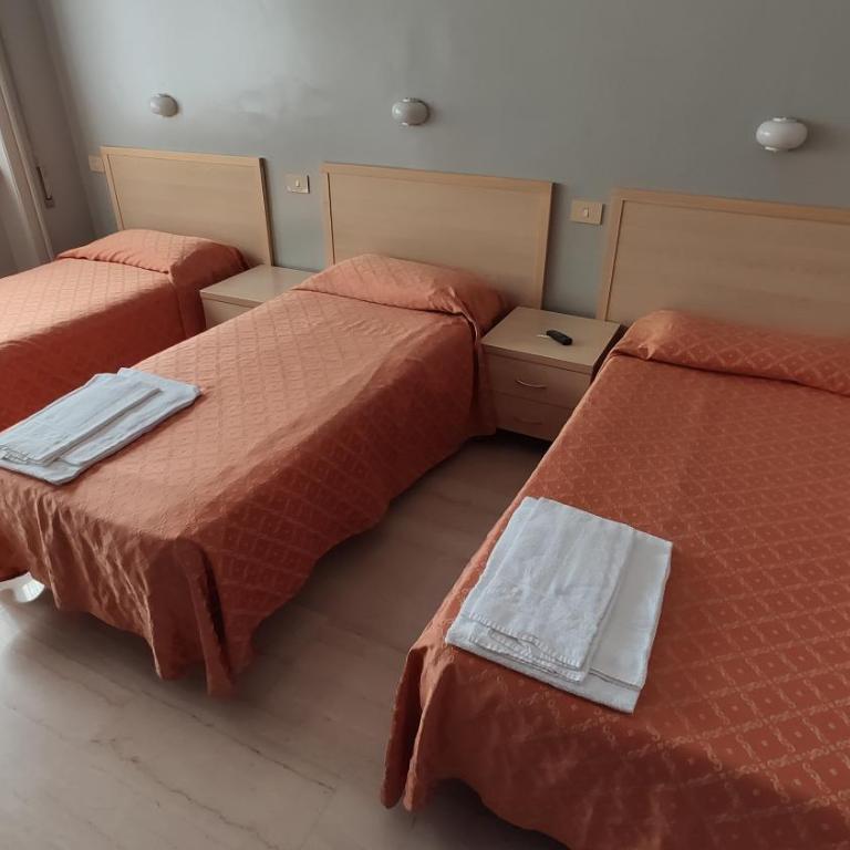 SAN JUAN DE RIBERA, Casa per Ferie - Camera Tripla con Bagno Privato - 1