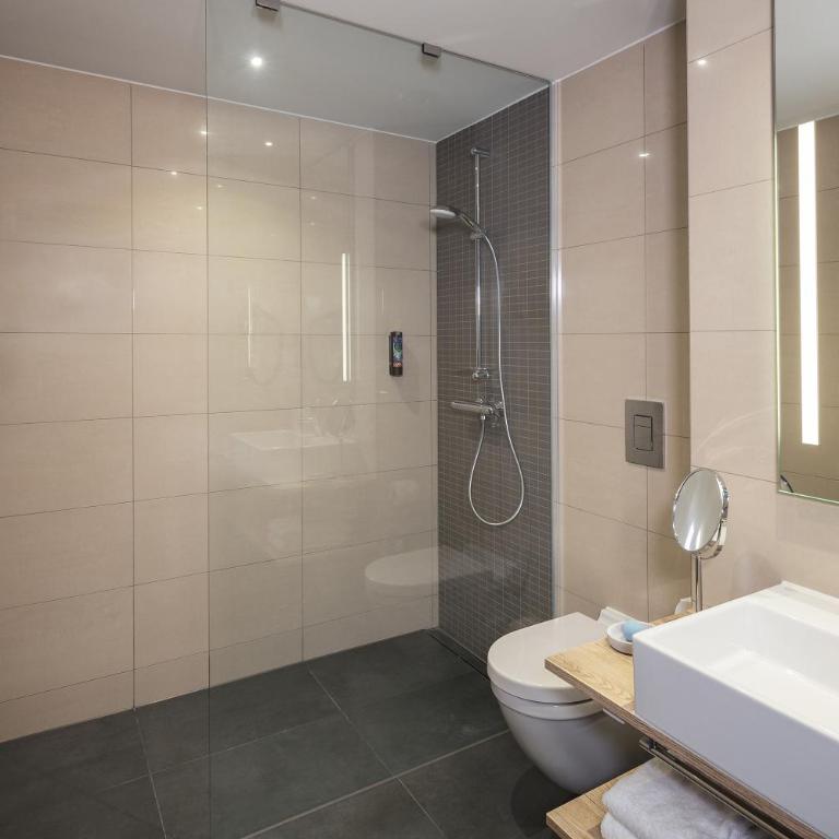 Holiday Inn - the niu, Brass Munich Olympiapark by IHG - Standard Queen Room - 1