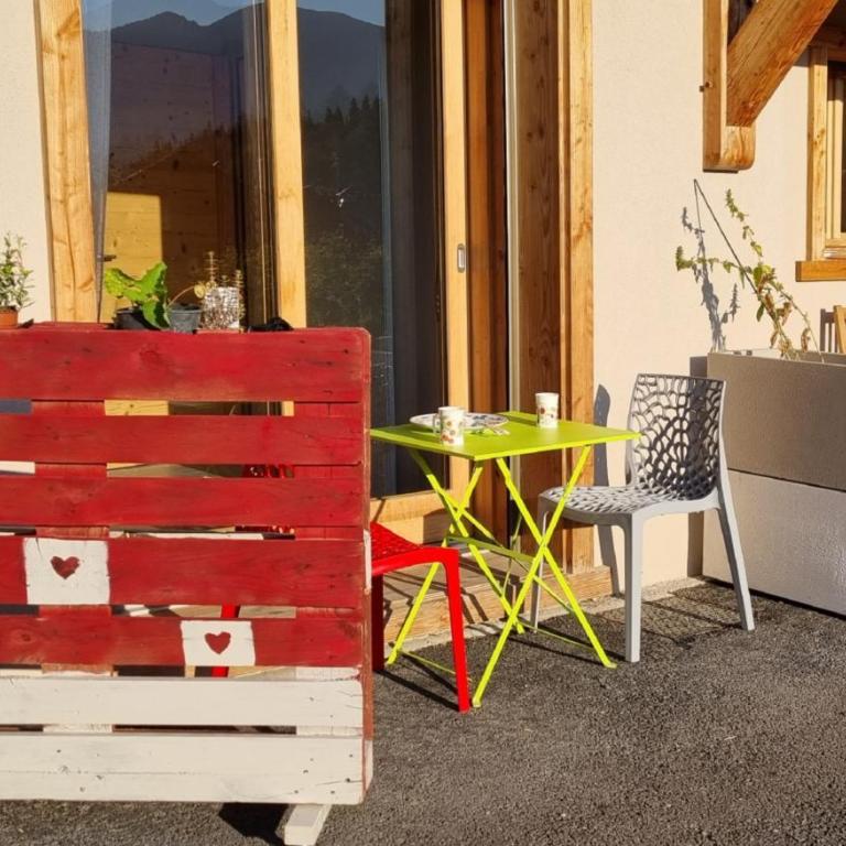 Chalet Arpitan - les Carroz - Grand Massif - Studio - Vue sur Montagne - 1