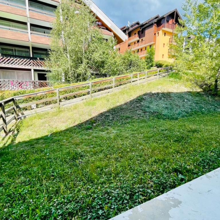 Charming Studio In The Heart Of Saint Chaffrey - Studio - 11