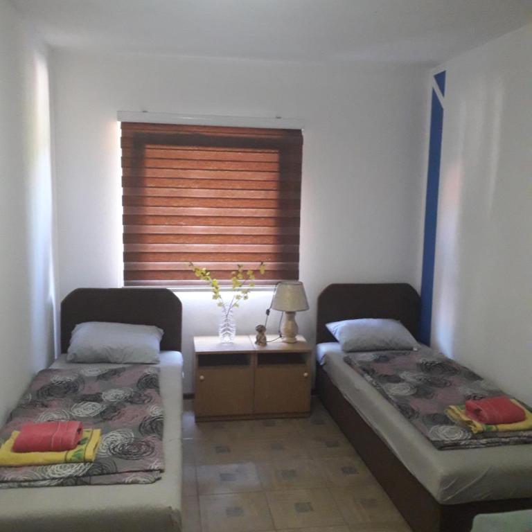 Hostel Topić - Trokrevetna Soba - 1