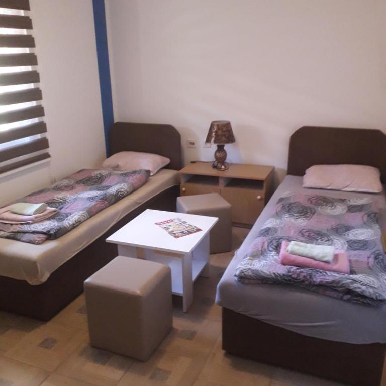 Hostel Topić - Dvokrevetna Soba sa Zasebnim Krevetima - 1