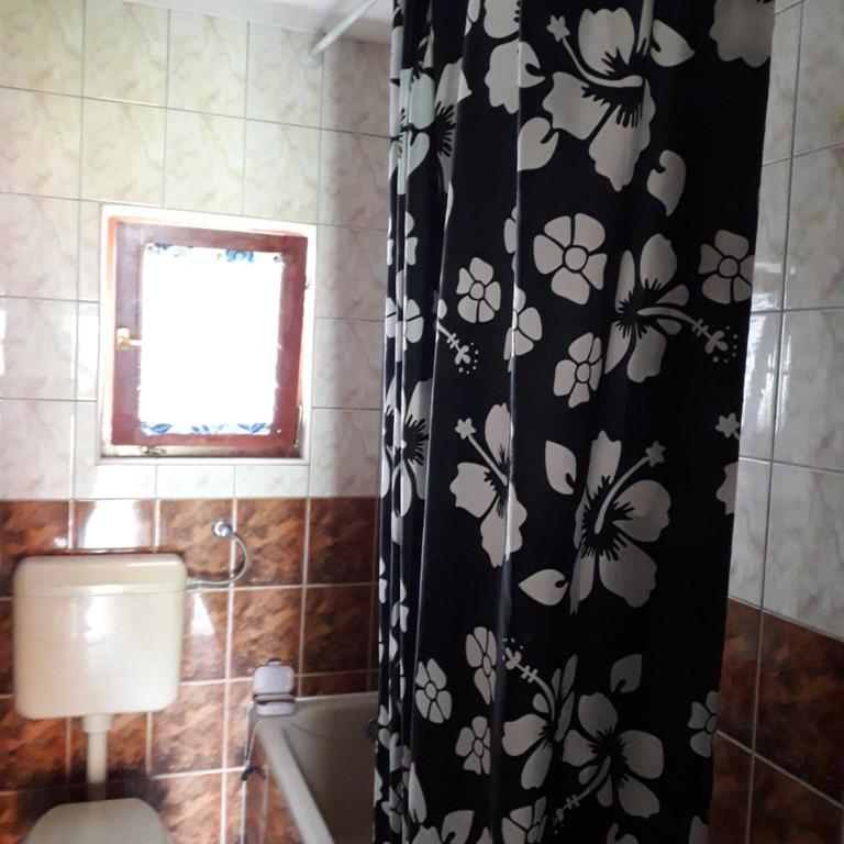 Hostel Topić - Osnovna Trokrevetna Soba - 3