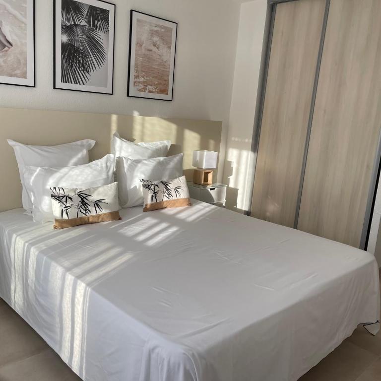 Domaine D'Ahmosis, modern 2 bedrooms refurbished apartment, f3 moderne fraichement rénové - Apartamento de 2 dormitorios - 13
