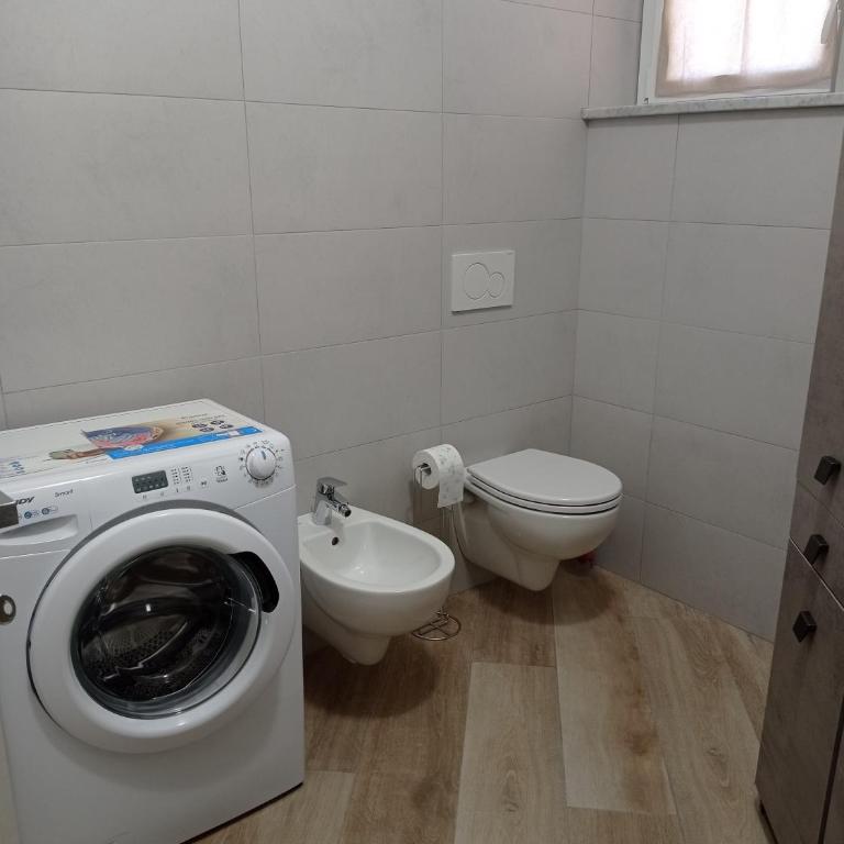 Casafischea18 - Appartamento con 2 Camere da Letto - 35