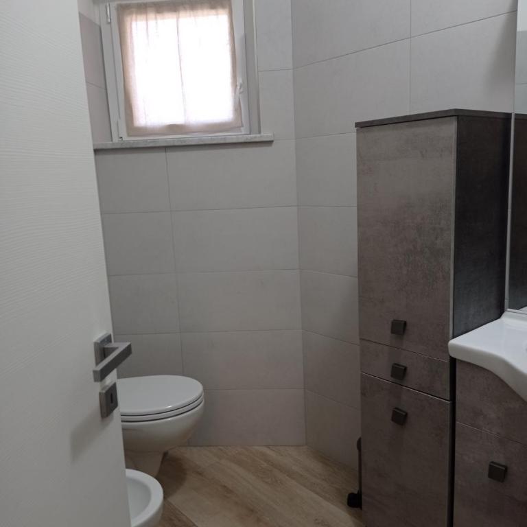 Casafischea18 - Appartamento con 2 Camere da Letto - 40