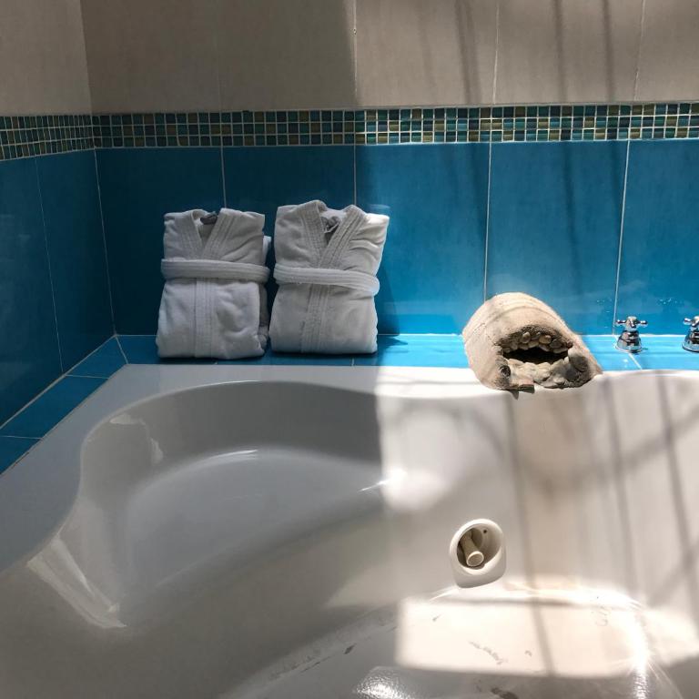 Hotel puesta del sol - Habitación con cama extragrande y bañera de hidromasaje - 2