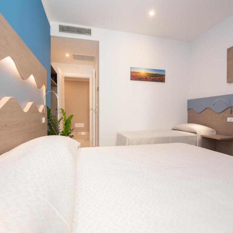 Hotel Marconi Express - Triple Room with Private Bathroom - 7