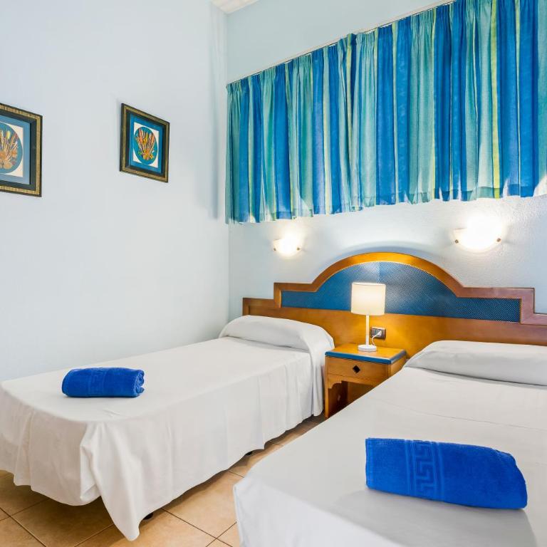 Club Tenerife Apartments - Two-Bedroom Sunny Apartment with Pool View - 17