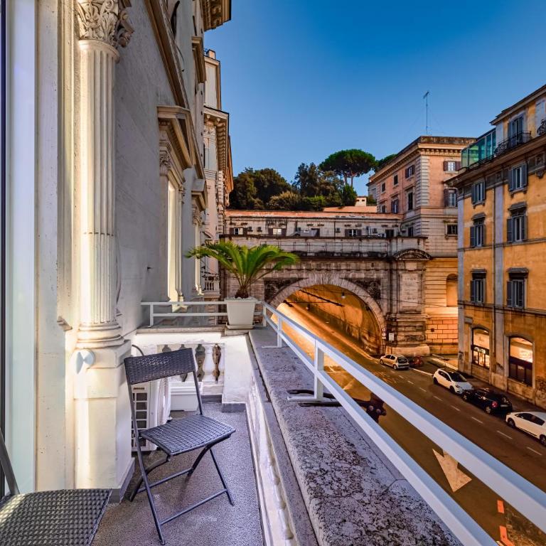 THE ONE Boutique Hotel & Private SPA Roma - Executive Room with balcony - 1