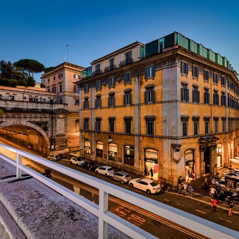 THE ONE Boutique Hotel & Private SPA Roma - Executive Room with balcony - 6