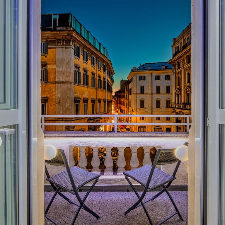THE ONE Boutique Hotel & Private SPA Roma - Executive Room with balcony - 3