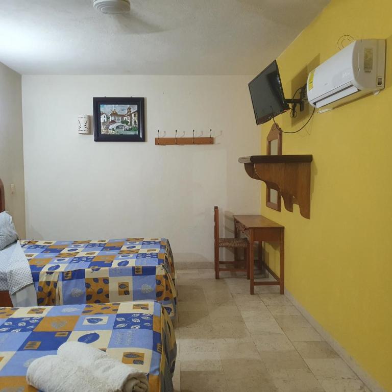 Hotel Kootznoowoo - Habitación Doble con baño privado y ventilador - 2 camas - 13