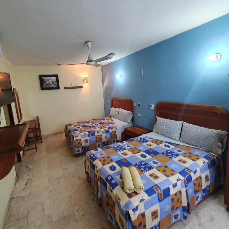 Hotel Kootznoowoo - Habitación Doble con baño privado y ventilador - 2 camas - 8