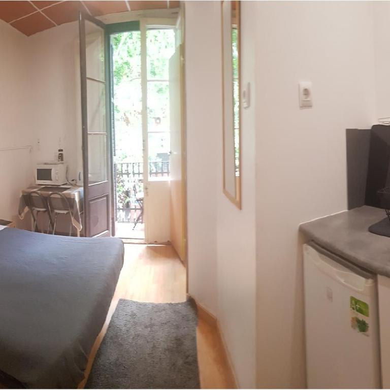 Barcelona Rooms 294 - Habitación Familiar con baño privado, balcón y zona de cocina - 24