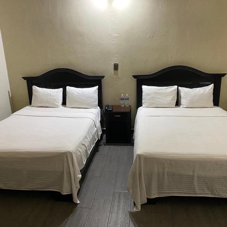 Hotel Plaza del Arco - Monterrey - Deluxe Double Room - 1