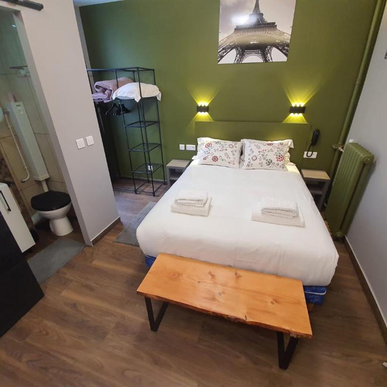 HOTEL SAVOY - Comfort Triple Room with Shower - 1