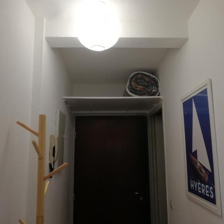 Studio climatisé dans résidence avec piscine et tennis - Studio with Balcony - 13