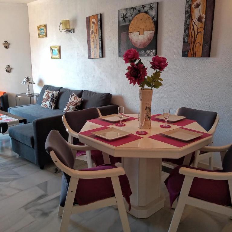 FUENGIROLA , Beach, Centre ,Balcony with seaview, for 4 persons - Apartamento de 1 dormitorio - 8