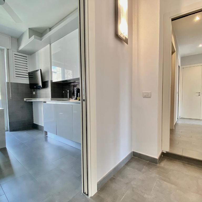 Bright 4-Bedroom Home Near San Siro - Appartamento con Balcone - 16