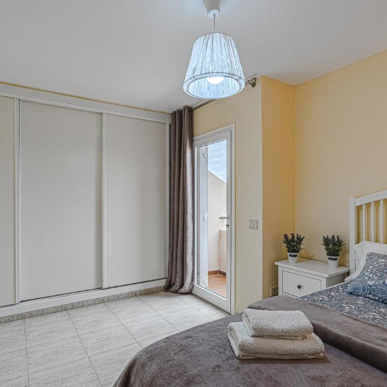 YELLOW 3 bedroom large apartment for 10 guests - Apartamento de 3 dormitorios - 10
