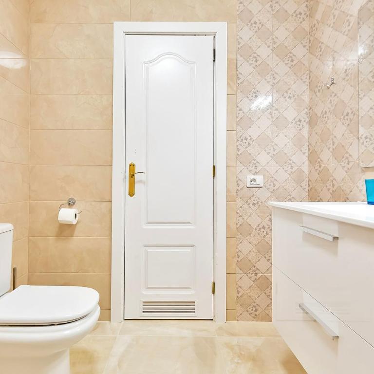 YELLOW 3 bedroom large apartment for 10 guests - Apartamento de 3 dormitorios - 20