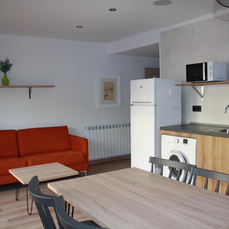 Apartamentos Fio de Neu con Ascensor, jardín, gym y parking privado - Two-Bedroom Apartment - 2