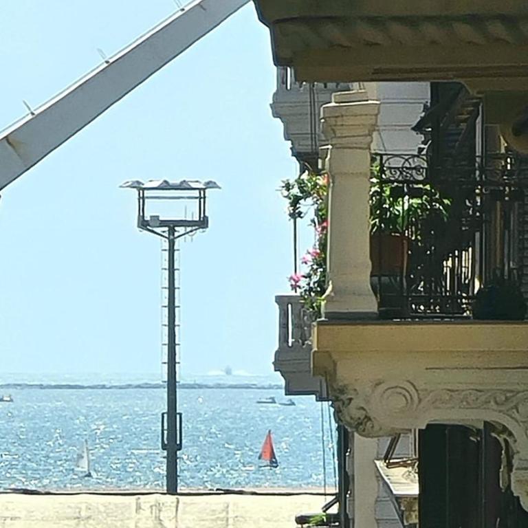 La Spezia Holidays - Appartamento con 2 Camere da Letto - 17
