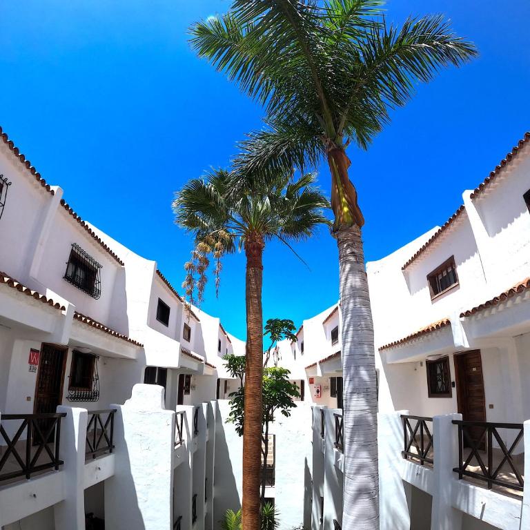 Parque Santiago I - 2 Bedroom - 1 Bathroom - Open plan living - Kitchen area - Extra large balcony - First Floor Apartment - Apartamento de 2 dormitorios - 13