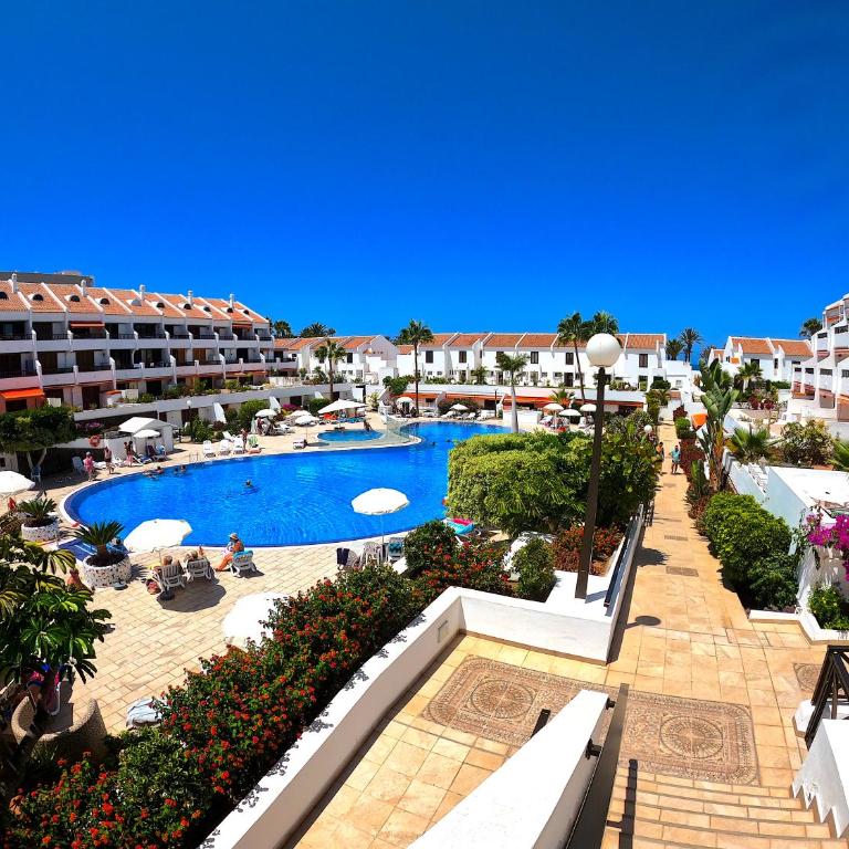 Parque Santiago I - 2 Bedroom - 1 Bathroom - Open plan living - Kitchen area - Extra large balcony - First Floor Apartment - Apartamento de 2 dormitorios - 2