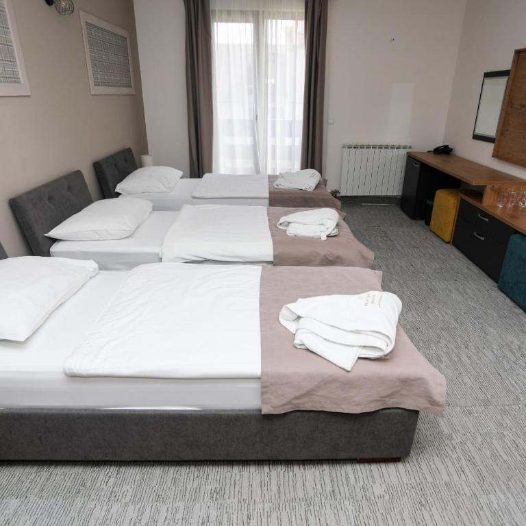 Hotel Board - Triple Room - 3