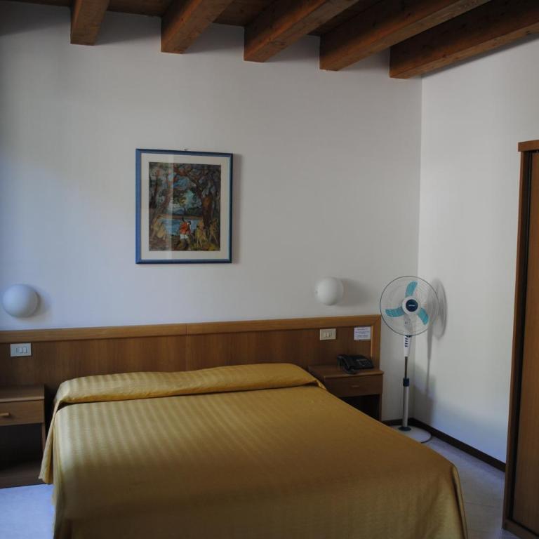 Hotel Tiziana Garnì - Camera Tripla - 2