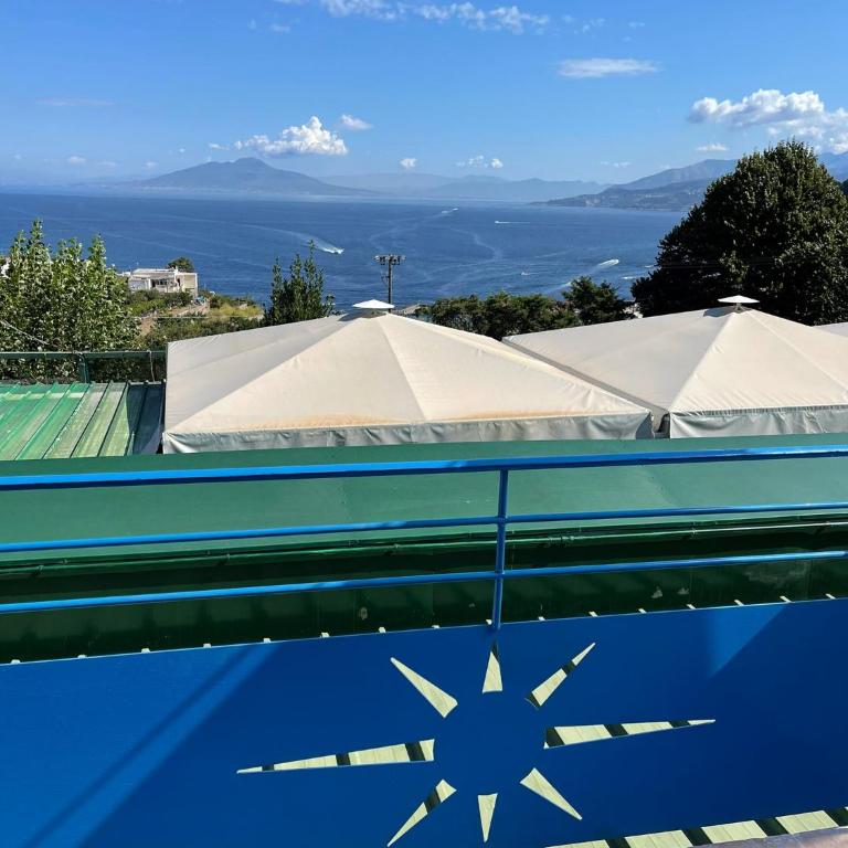 CapriOnda - Camera Familiare con Balcone - 28