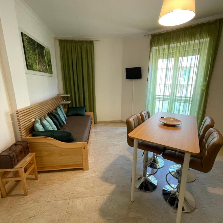 Trastevere Sweet Rest - Camera Familiare con Bagno Privato - 2