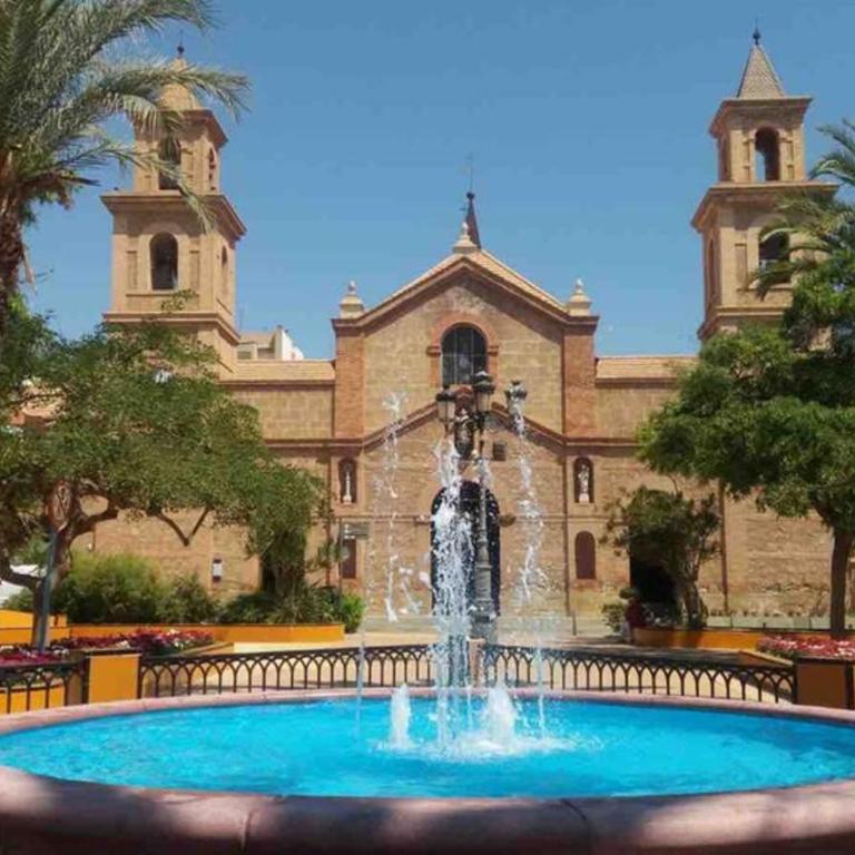 Acogedor apartamento en zona residencial con piscina - Apartamento de 2 dormitorios - 13