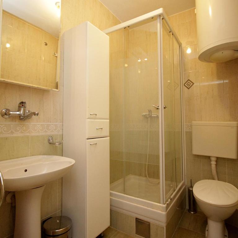 Guesthouse Drašković - One-Bedroom Apartment with Terrace - 2